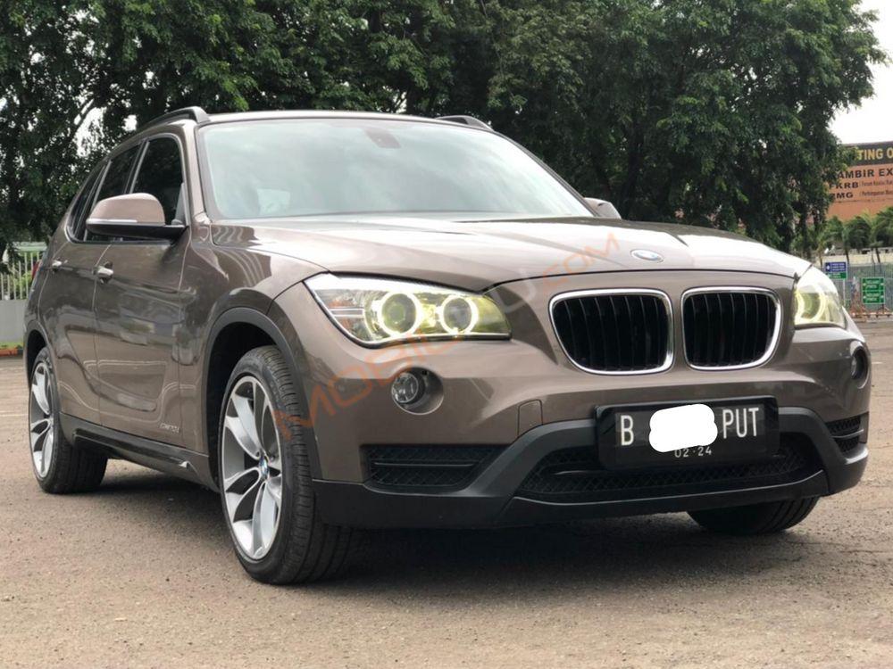 Mobil BMW X1 2013
