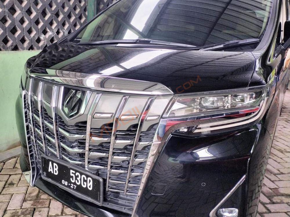 Mobil Toyota Alphard 2022