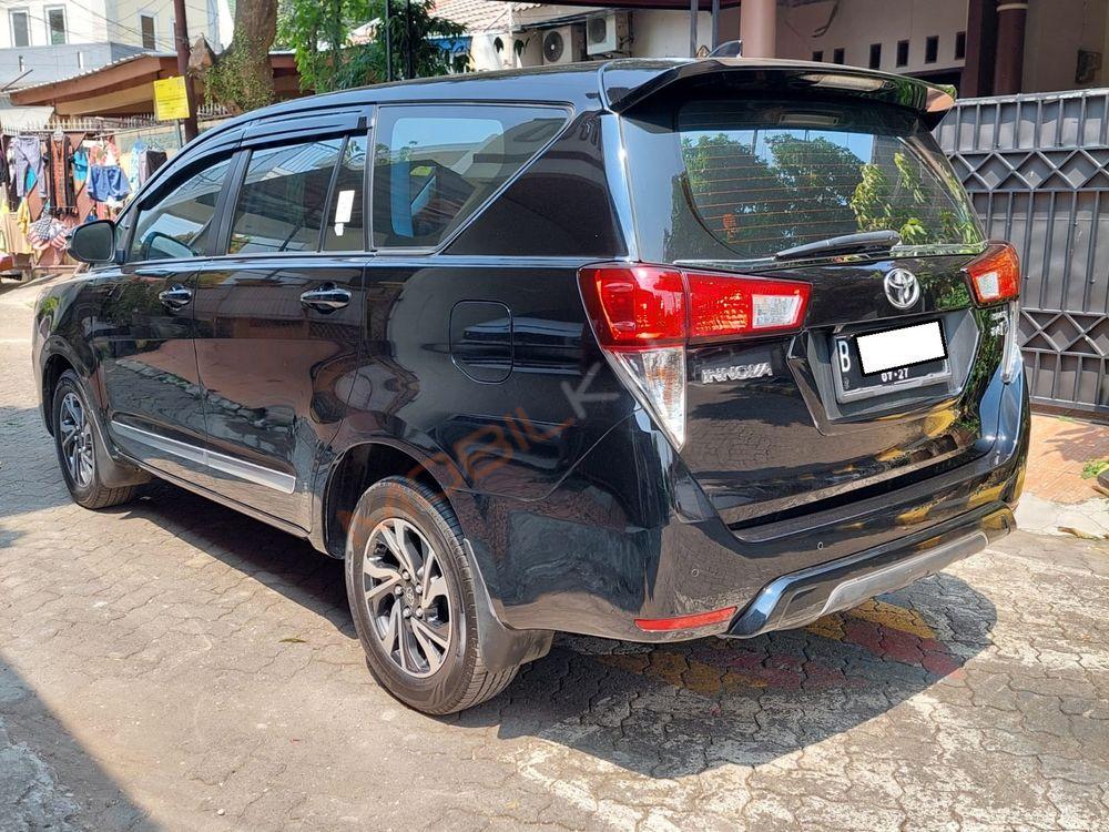 Mobil Toyota Kijang Innova 2022