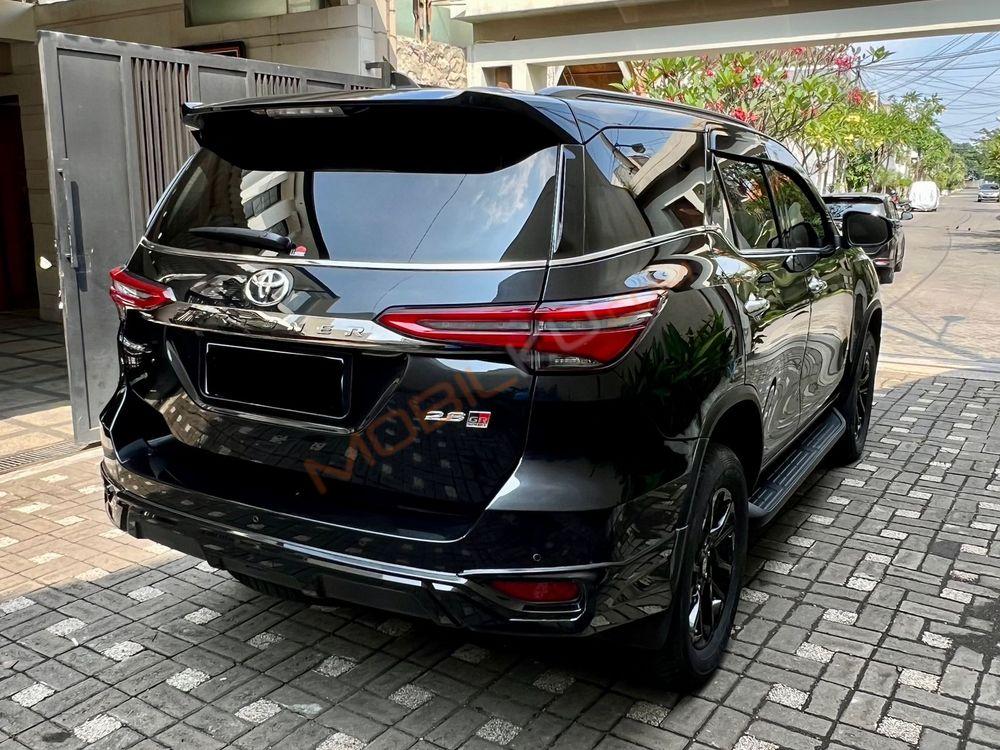Mobil Toyota Fortuner 2022