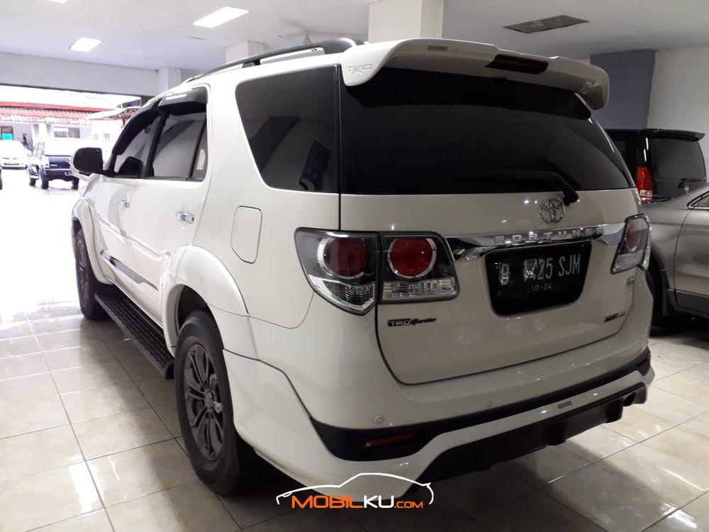 Mobil Toyota Fortuner 2014