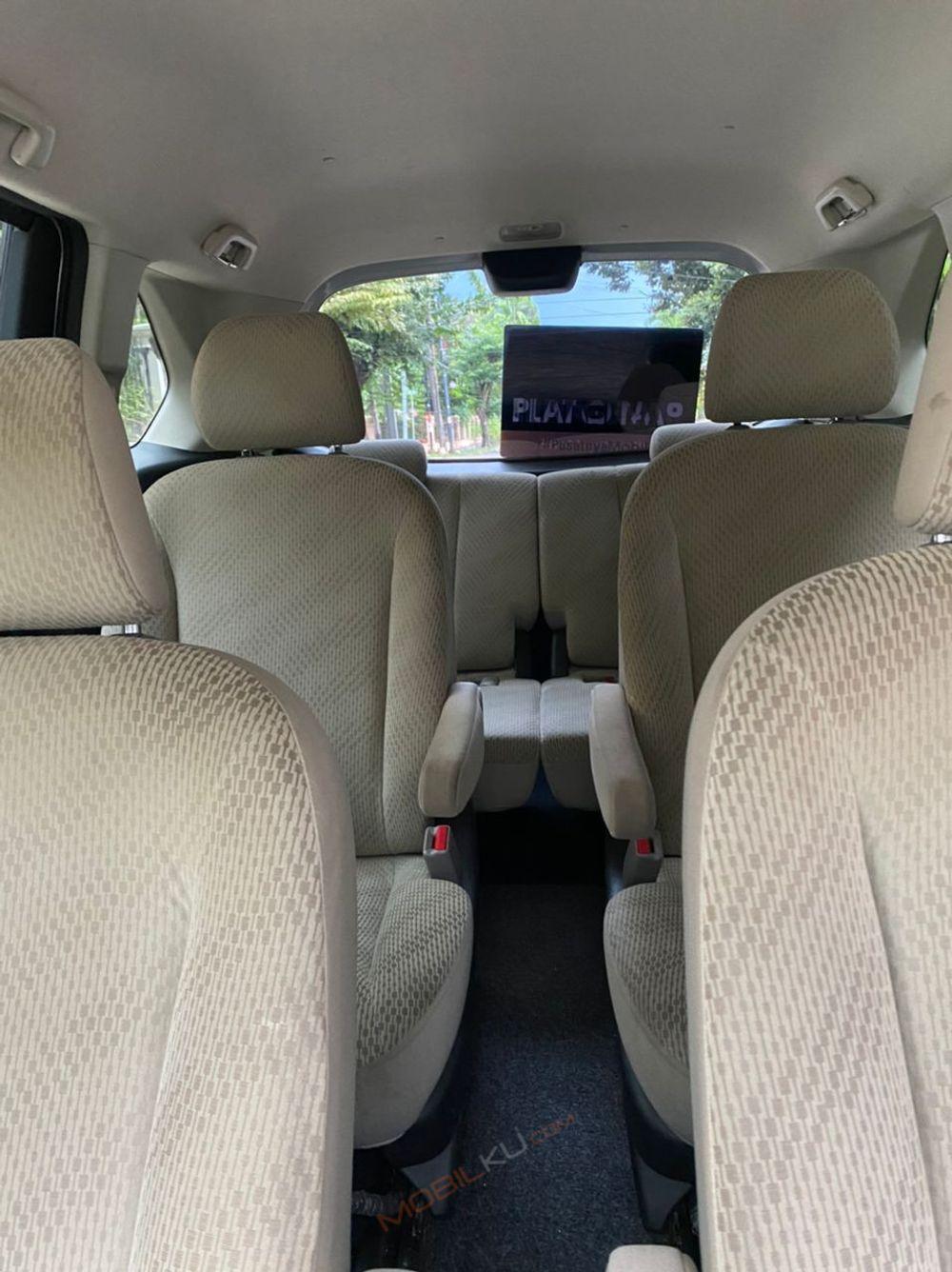 Mobil Honda Freed 2012