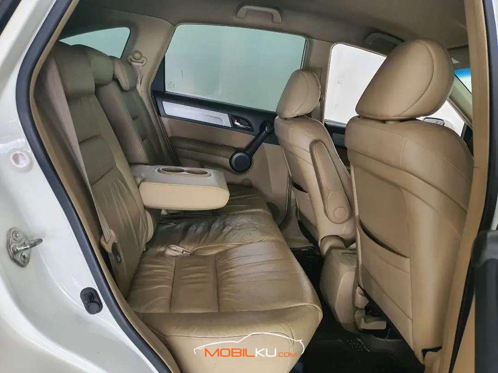 Mobil Honda CR-V 2011