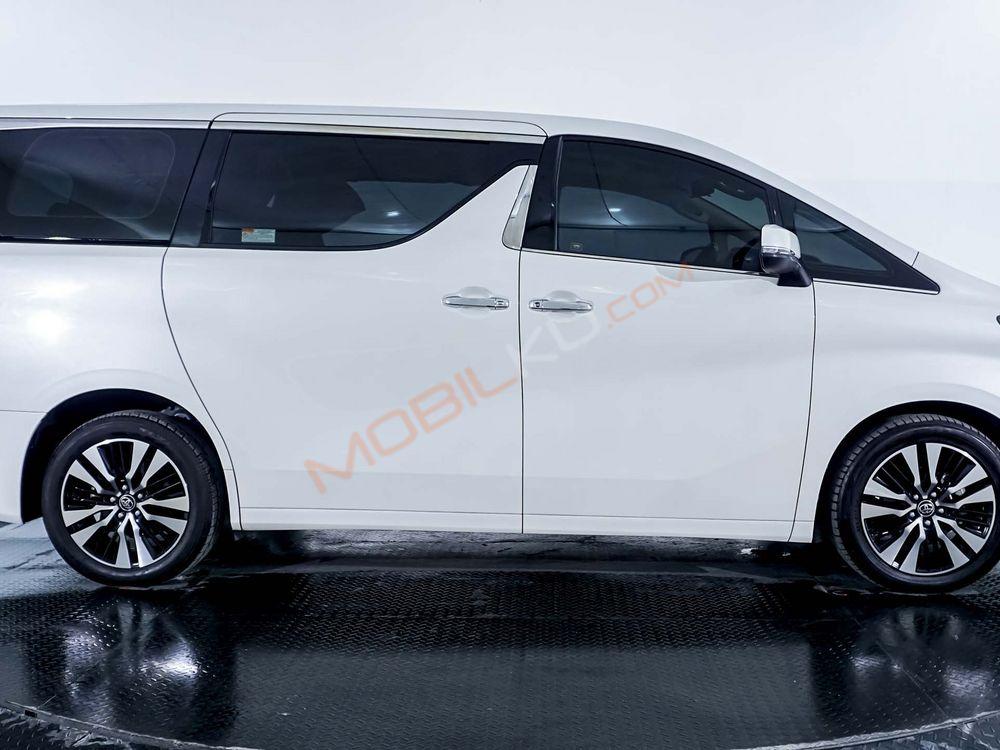 Mobil Toyota Alphard 2018