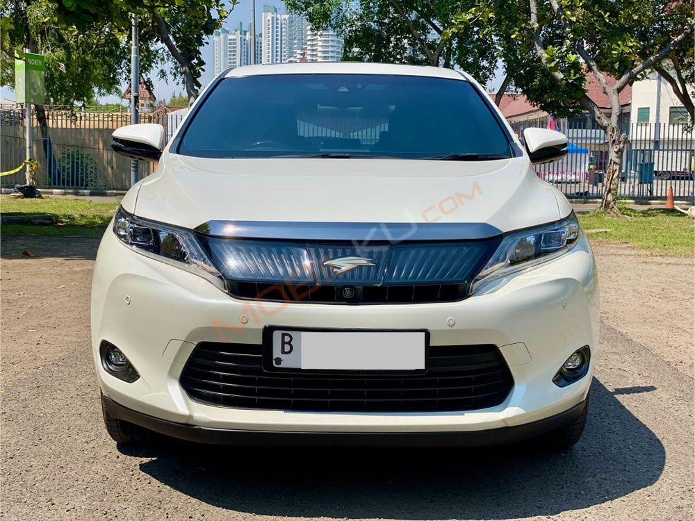 Mobil Toyota Harrier 2014