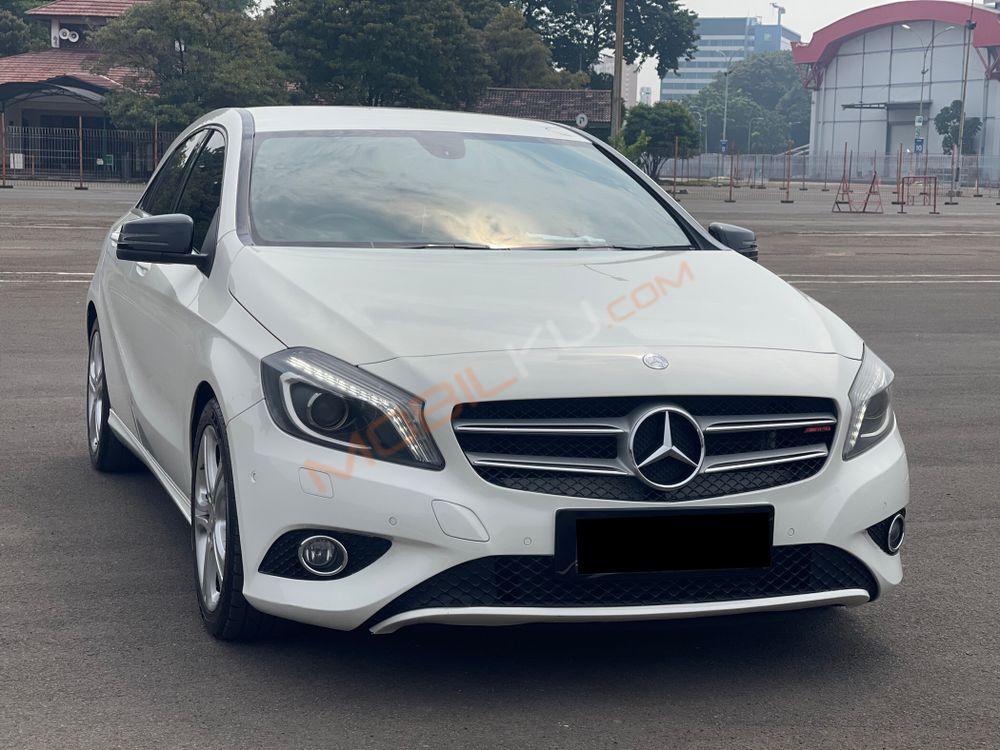 Mobil Mercedes-Benz A-Class 2013