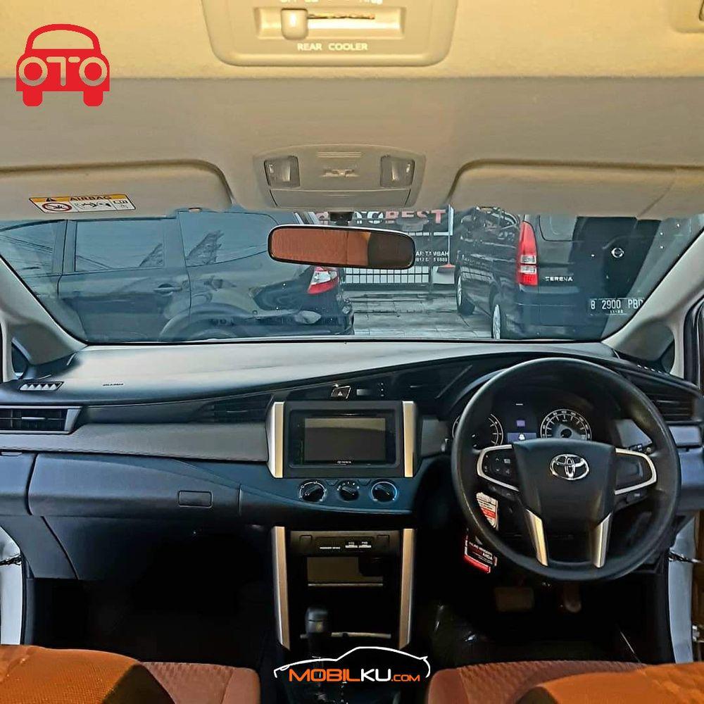 Mobil Toyota Kijang Innova 2016