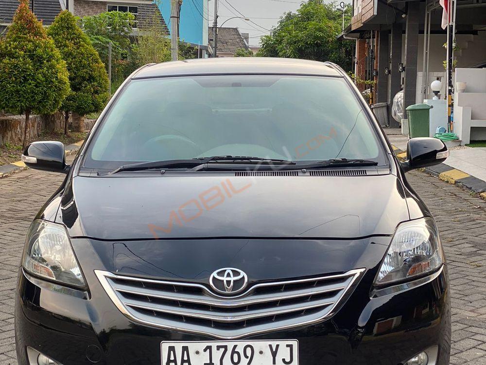 Mobil Toyota Vios 2012