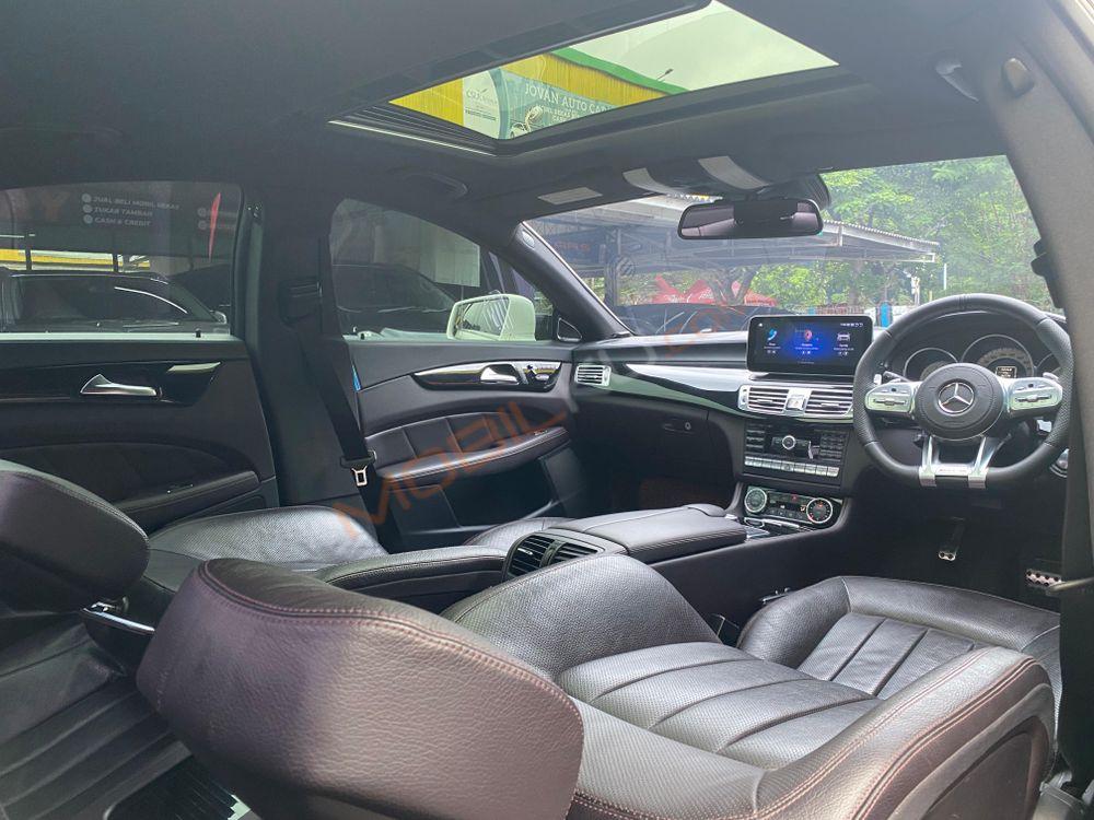 Mobil Mercedes-Benz CLS 2012