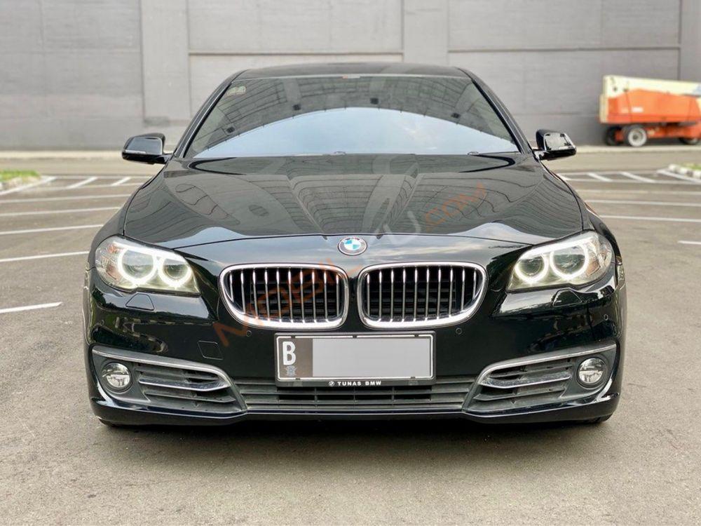 Mobil BMW 5 Series 2016