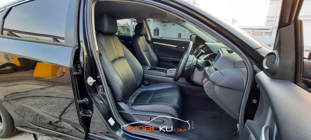 Mobil Honda Civic Sedan 2016