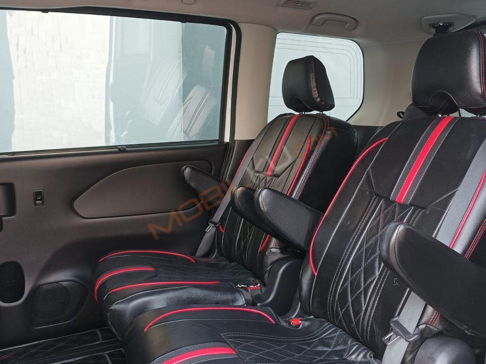 Mobil Nissan Serena 2019