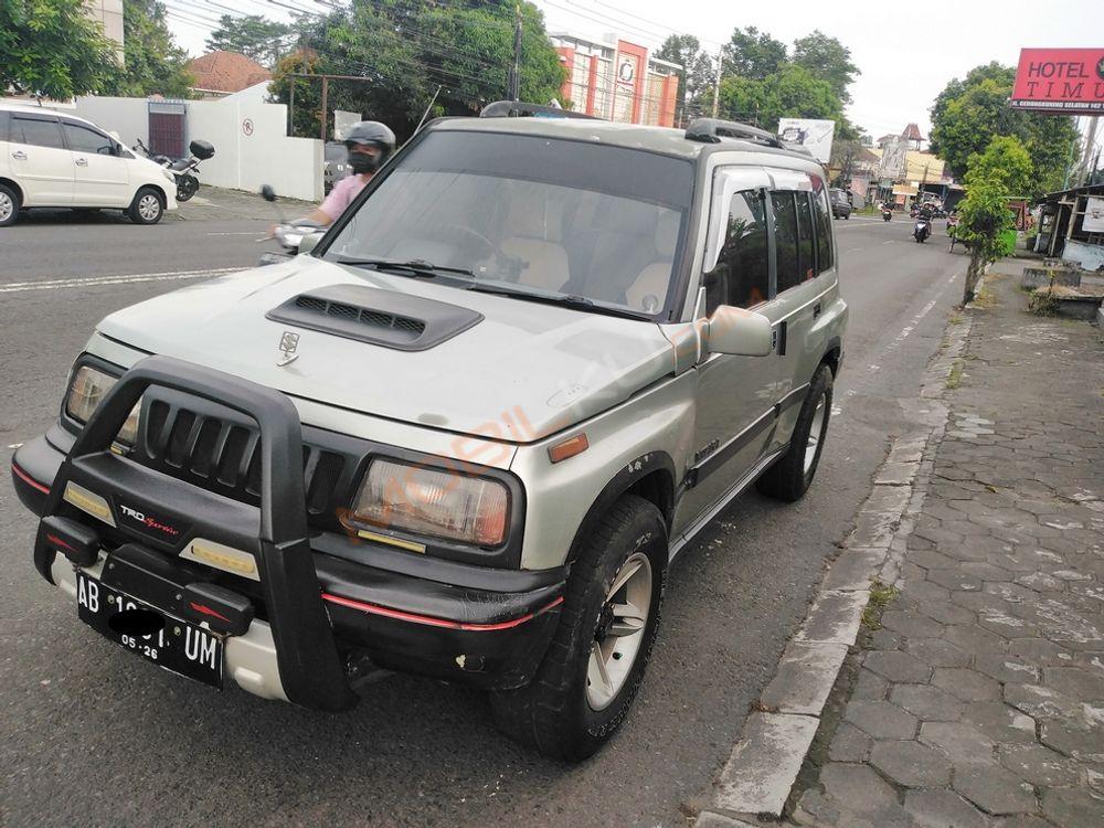 Mobil Suzuki Vitara 1995