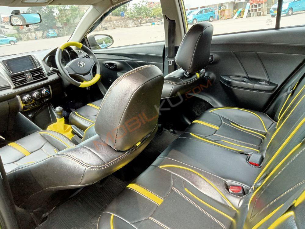 Mobil Toyota Limo 2015