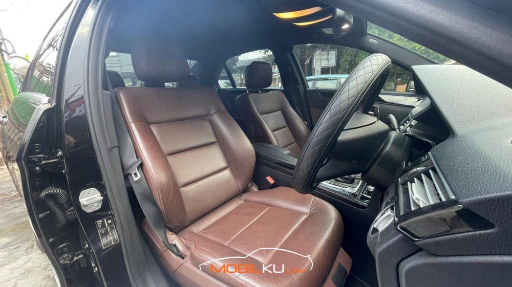 Mobil Mercedes-Benz E-Class 2011