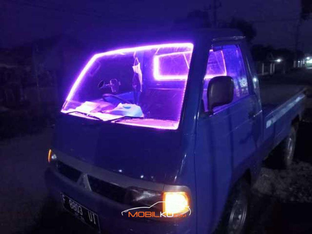 Mobil Mitsubishi Colt 2004