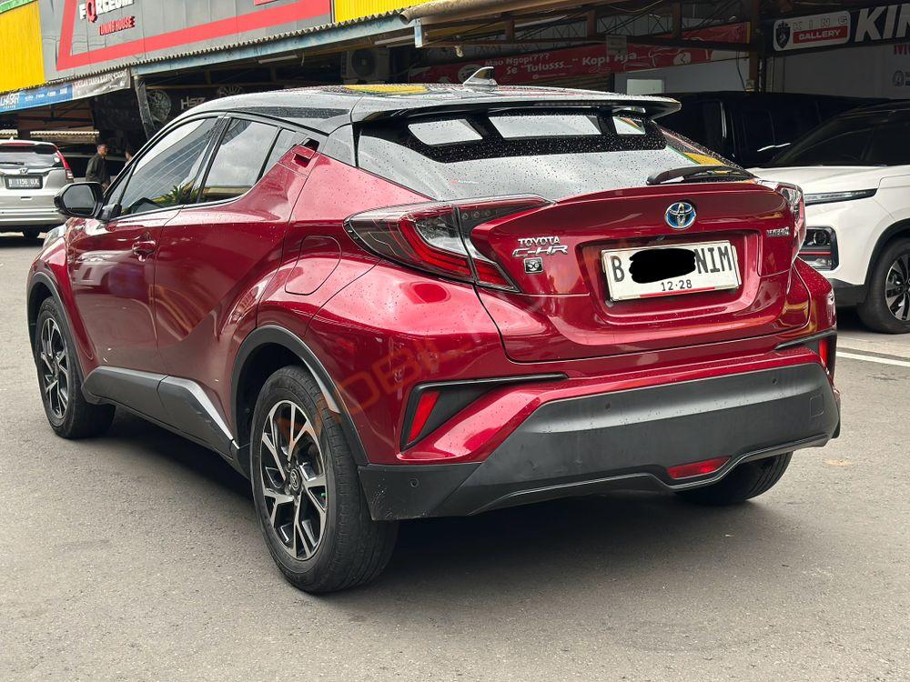 Mobil Toyota C-HR 2021
