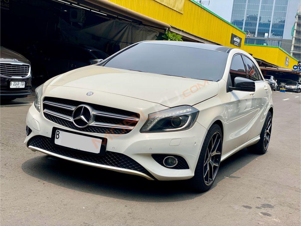 Mobil Mercedes-Benz A-Class 2013