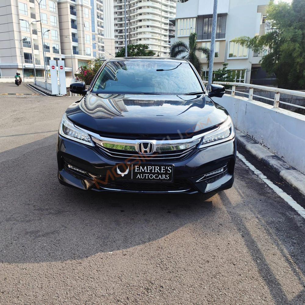 Mobil Honda Accord 2017