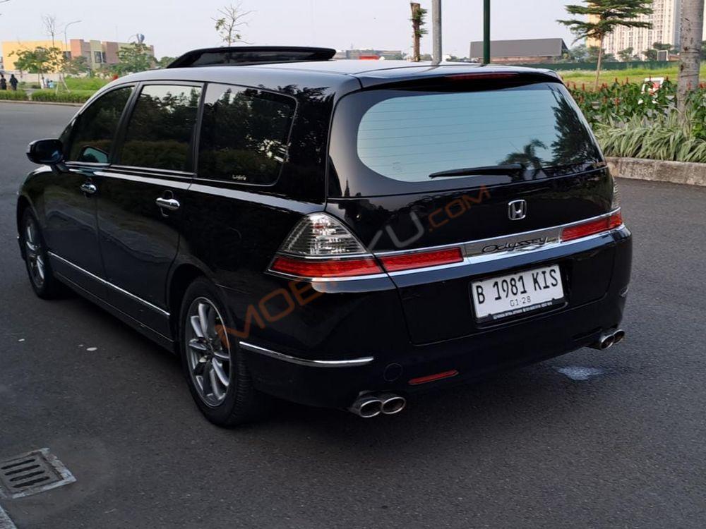 Mobil Honda Odyssey 2008