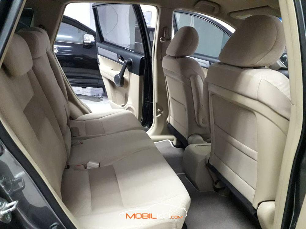 Mobil Honda CR-V 2011