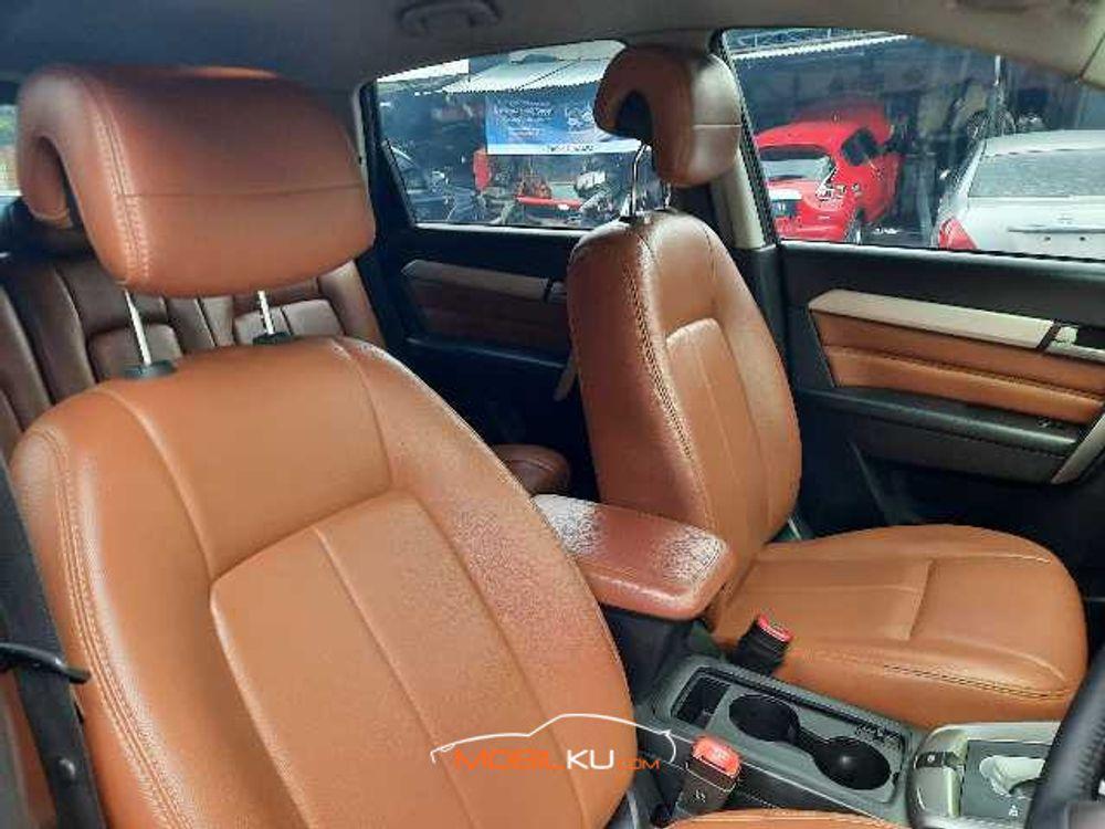 Mobil Chevrolet Captiva 2013