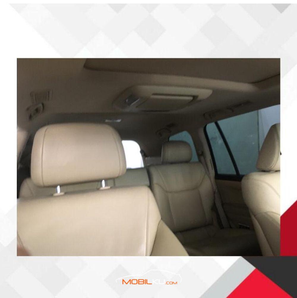 Mobil Lexus LX 2012