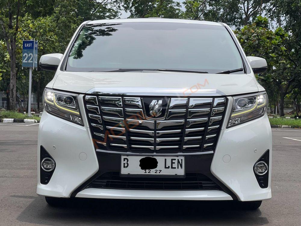 Mobil Toyota Alphard 2017