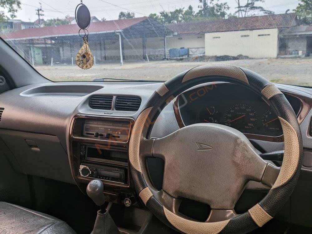 Mobil Daihatsu Taruna 2000