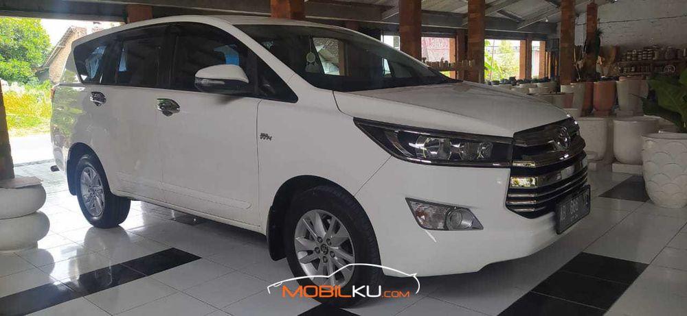 Mobil Toyota Kijang Innova 2016