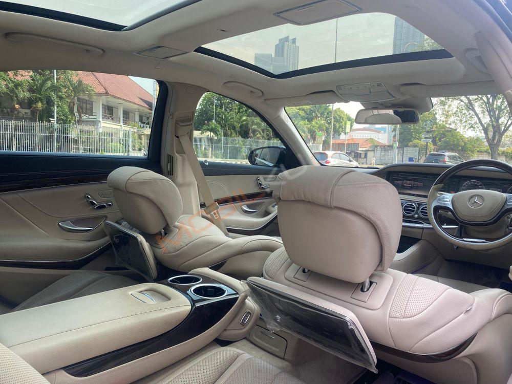 Mobil Mercedes-Benz S-Class 2015