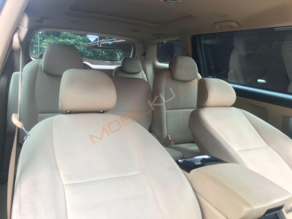 Mobil Kia Sedona 2017