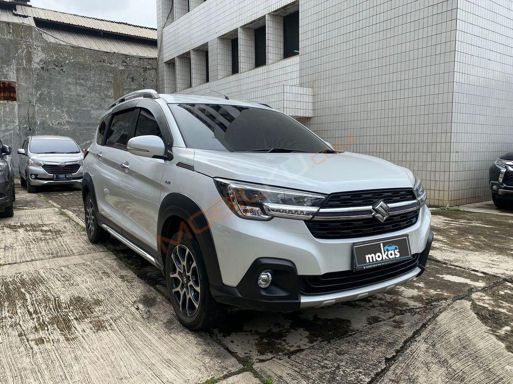 Mobil Suzuki XL7 2020