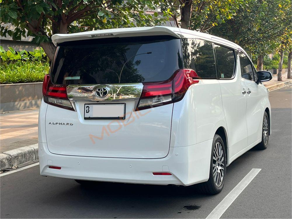 Mobil Toyota Alphard 2017