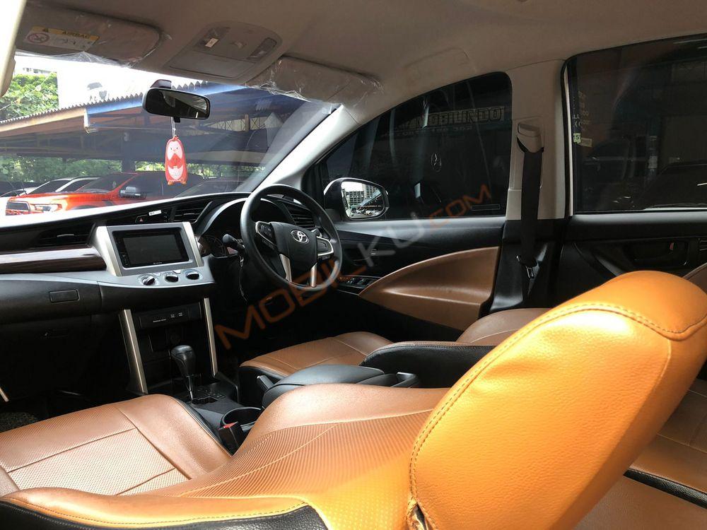 Mobil Toyota Kijang Innova 2020