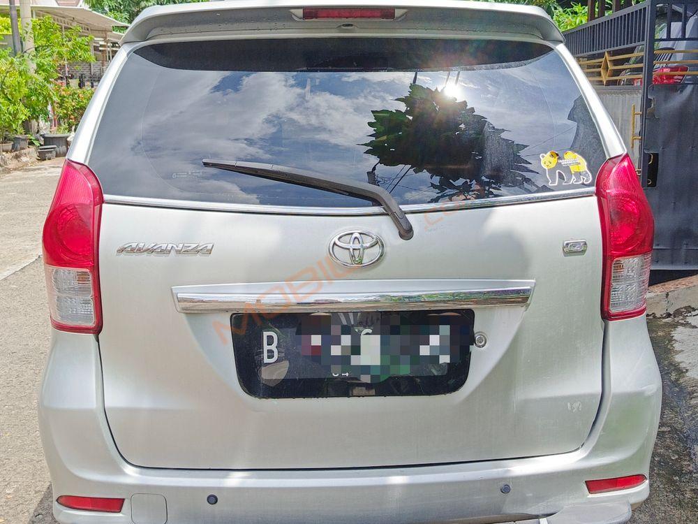 Mobil Toyota Avanza 2014