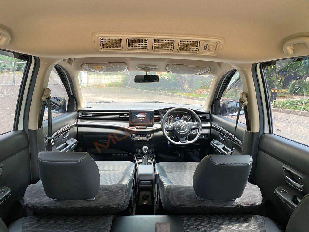 Mobil Suzuki XL7 2022