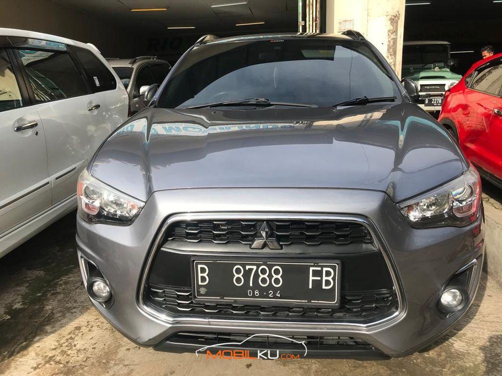 Mobil Mitsubishi Outlander Sport 2014