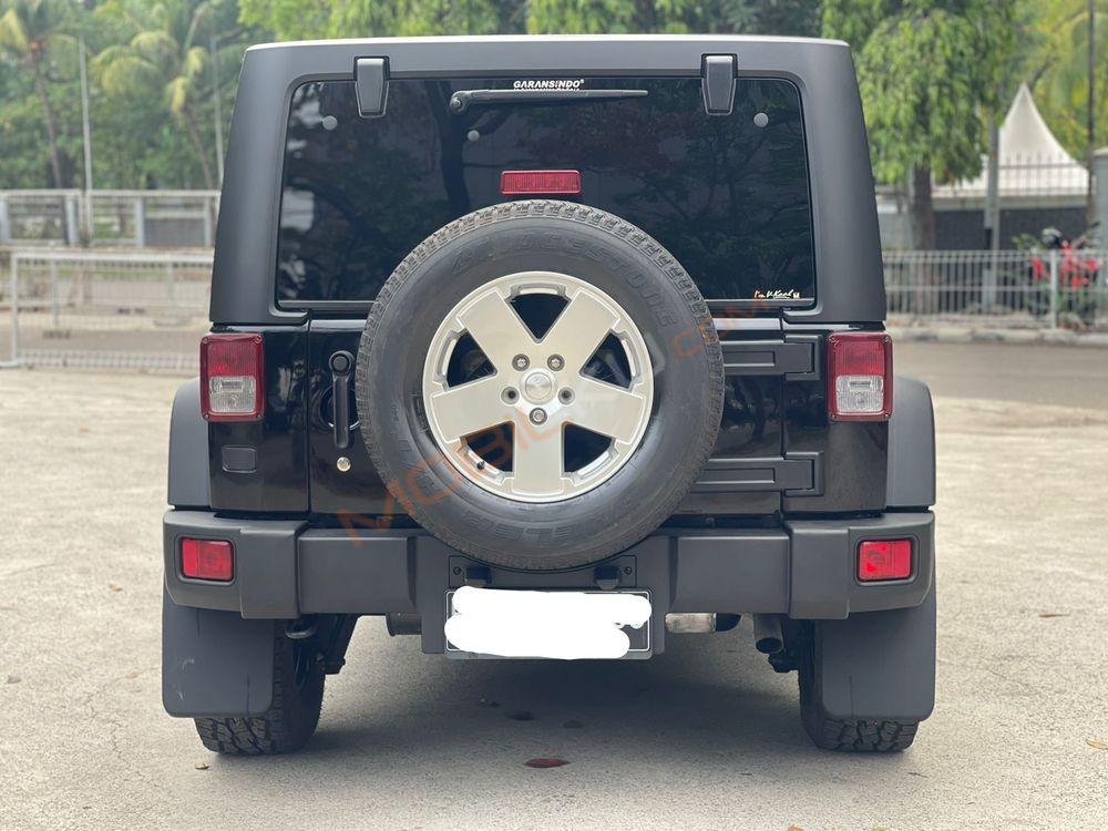 Mobil Jeep Wrangler 2011