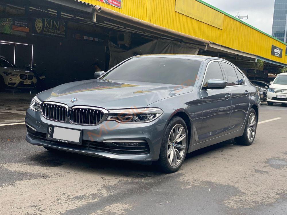 Mobil BMW 5 Series 2020