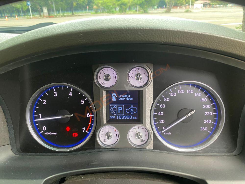 Mobil Lexus LX 2010