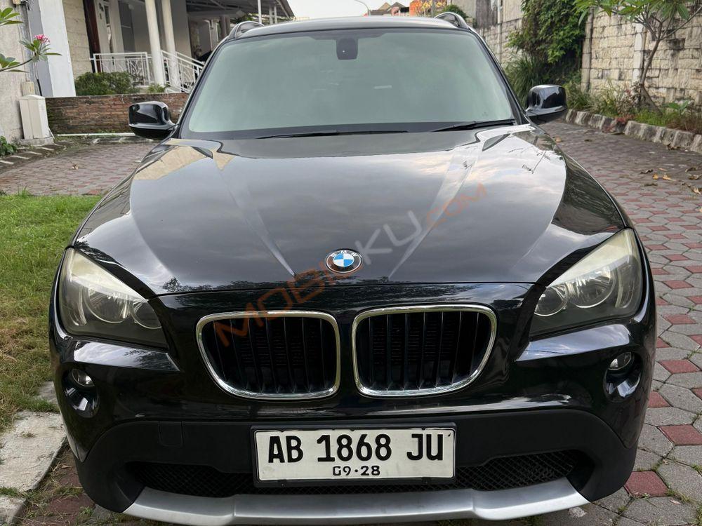 Mobil BMW X1 2012