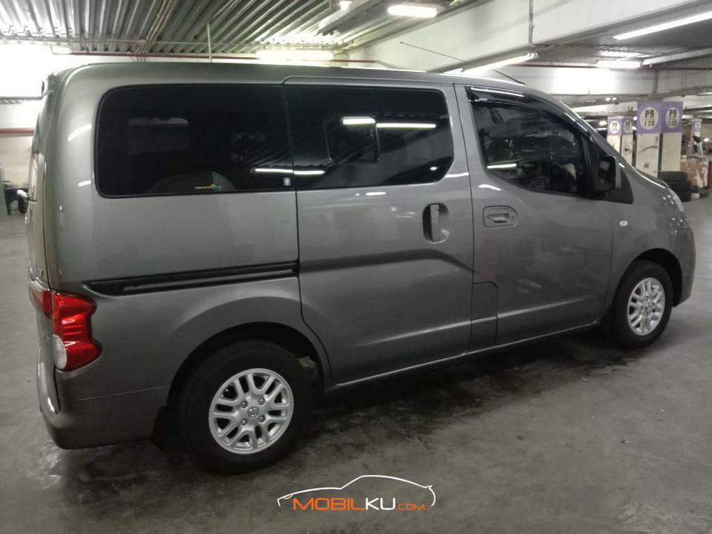 Mobil Nissan Evalia 2016