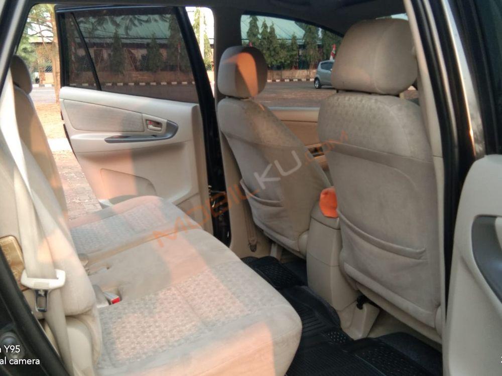 Mobil Toyota Kijang Innova 2008