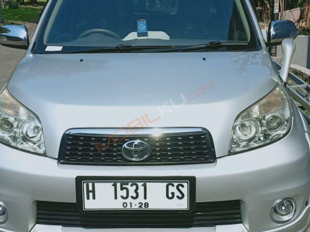 Mobil Toyota Rush 2012