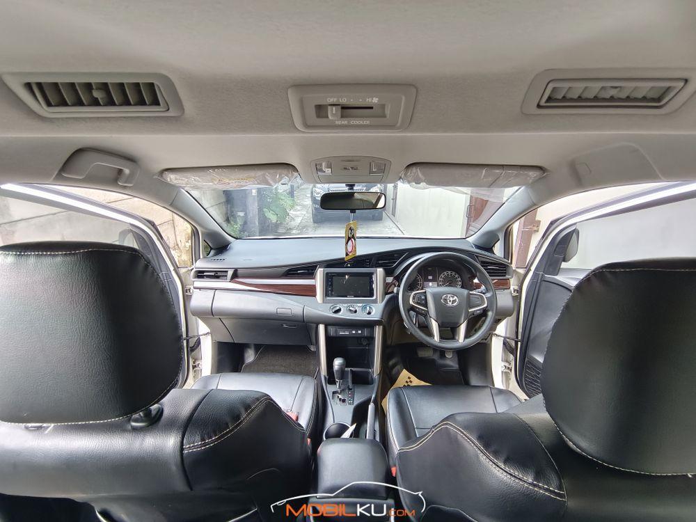 Mobil Toyota Kijang Innova 2019