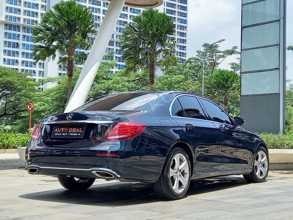Mobil Mercedes-Benz E-Class 2017