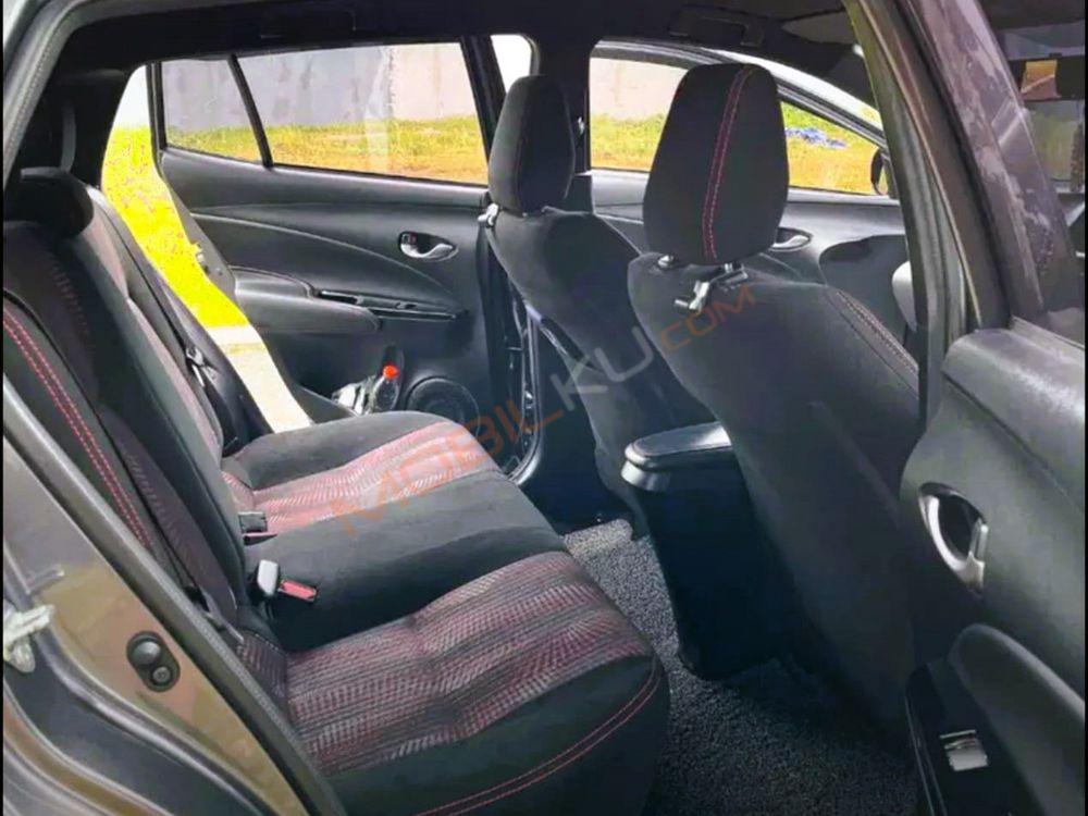 Mobil Toyota Yaris 2019