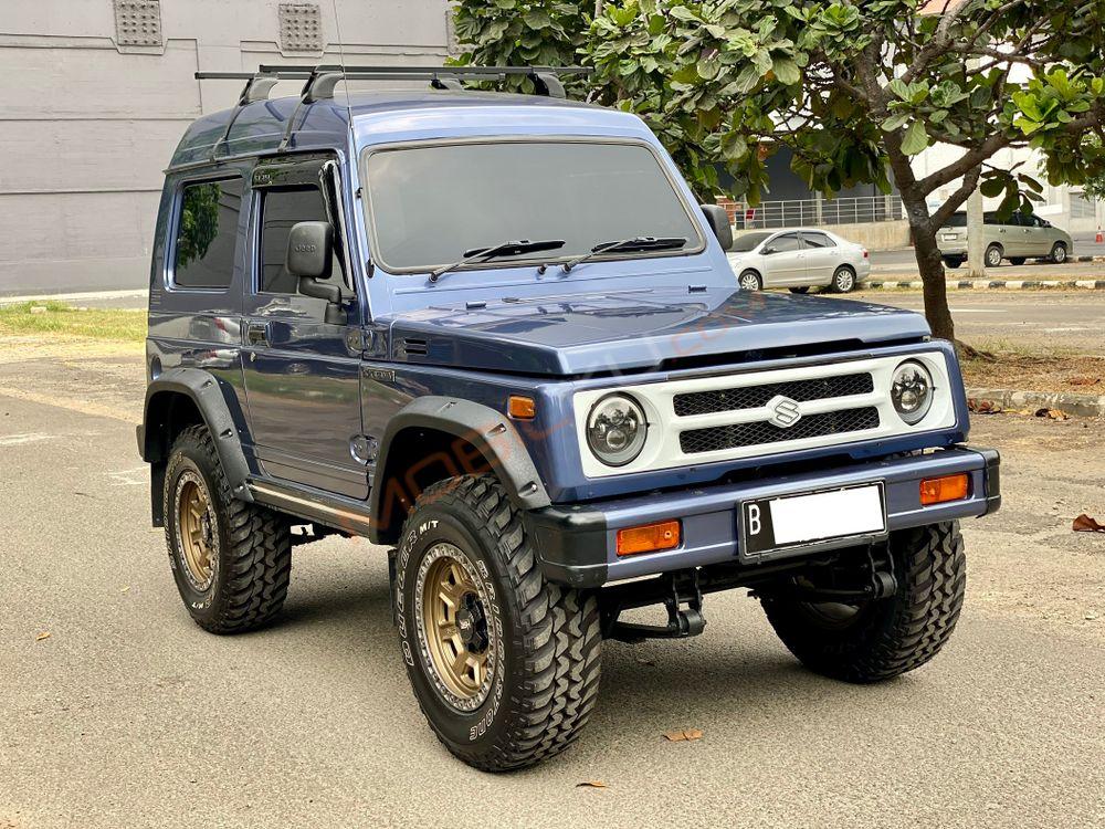 Mobil Suzuki Katana 2005