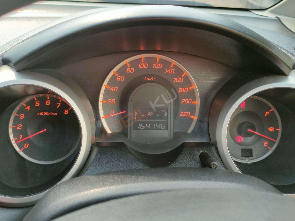 Mobil Honda Jazz 2010